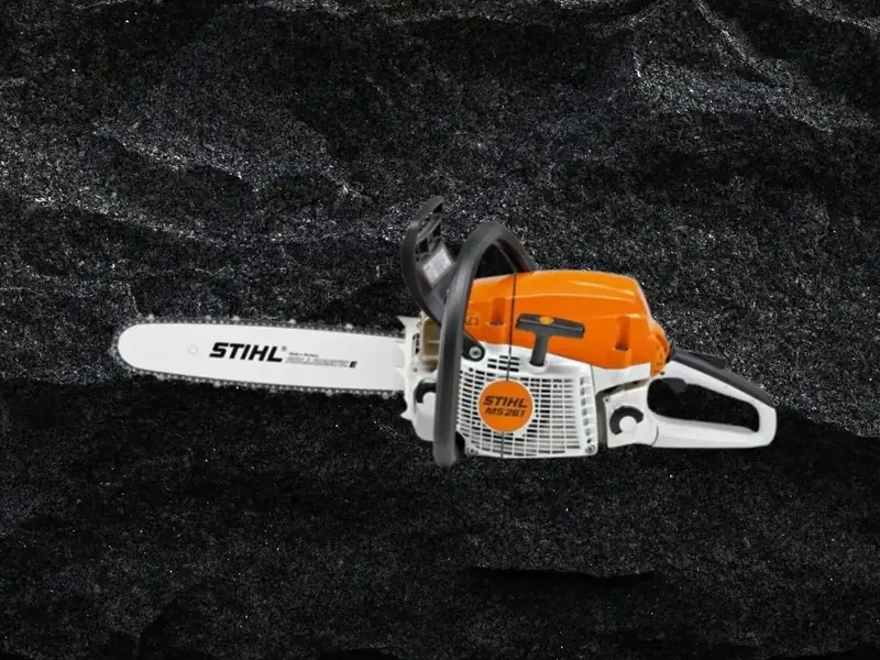 Motorová pila pro řezání dřeva - výkonné dřevorubecké nářadí