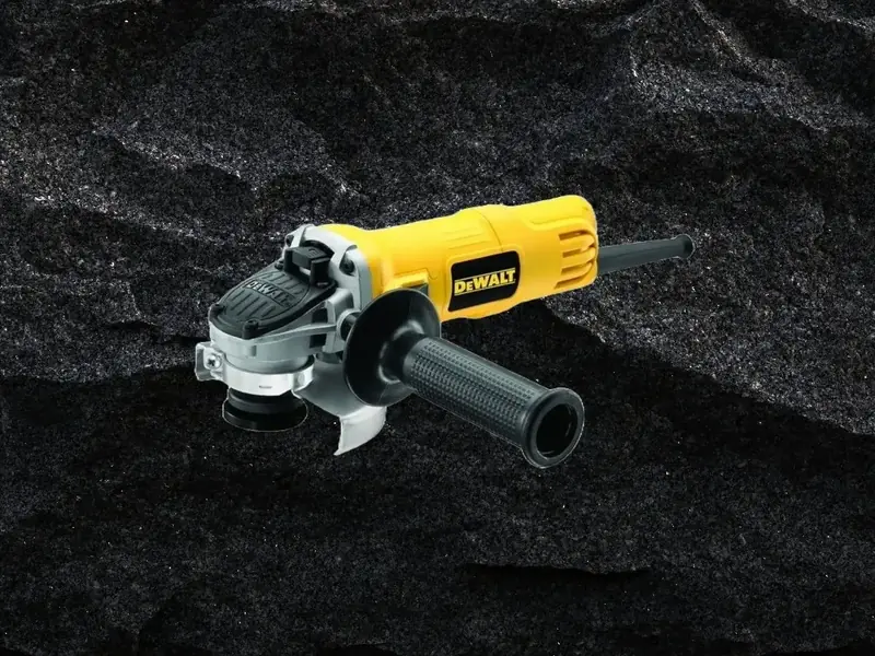 Rozbrušovačka malá DeWALT pro řezání menších prací - kompaktní řezací nářadí